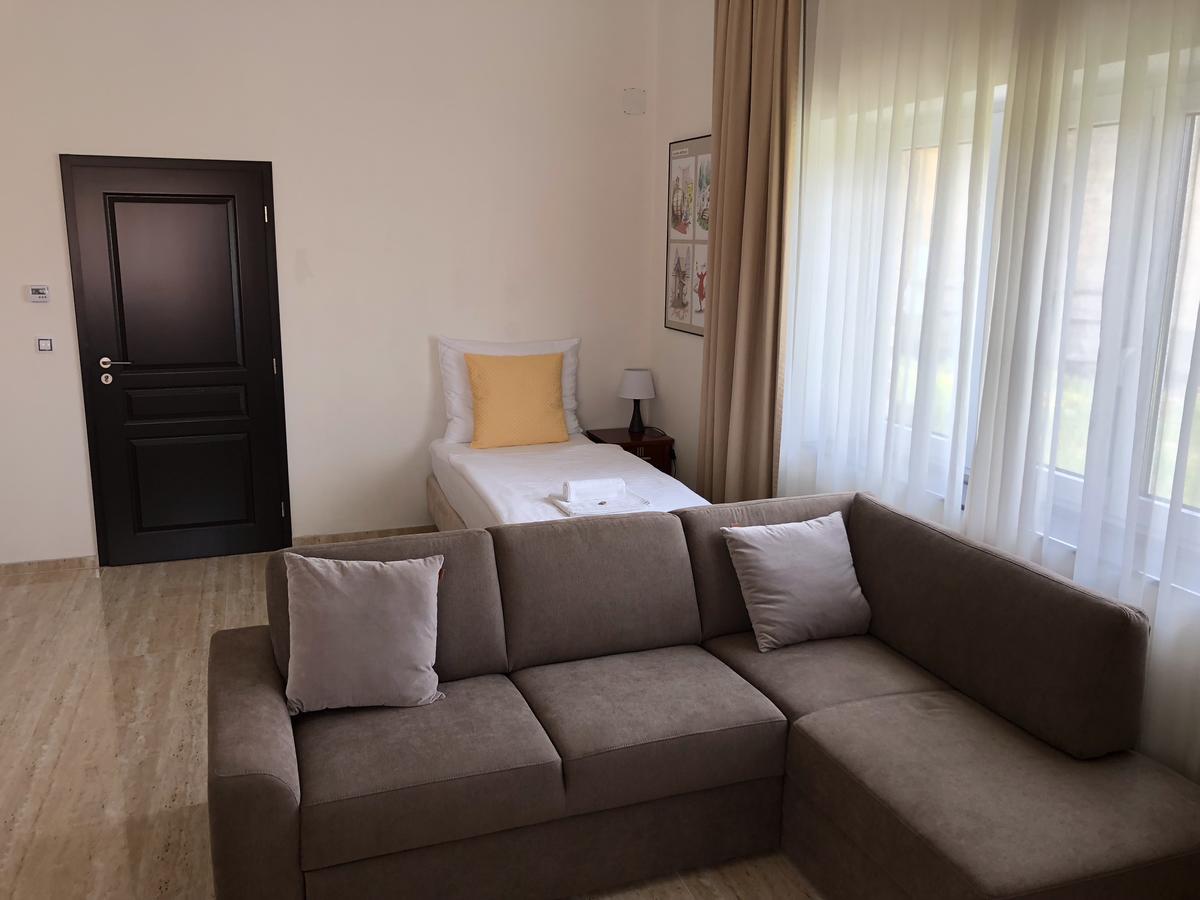 Apartman Za Radnici Вальтице Экстерьер фото